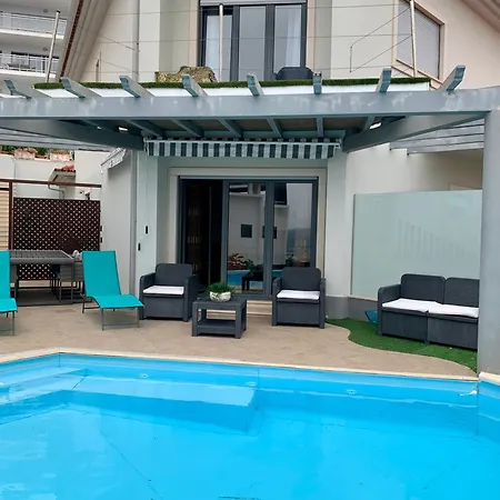 Two Palms Villa Nazare
